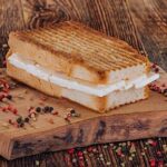 BEYAZ PEYNİRLİ TOST